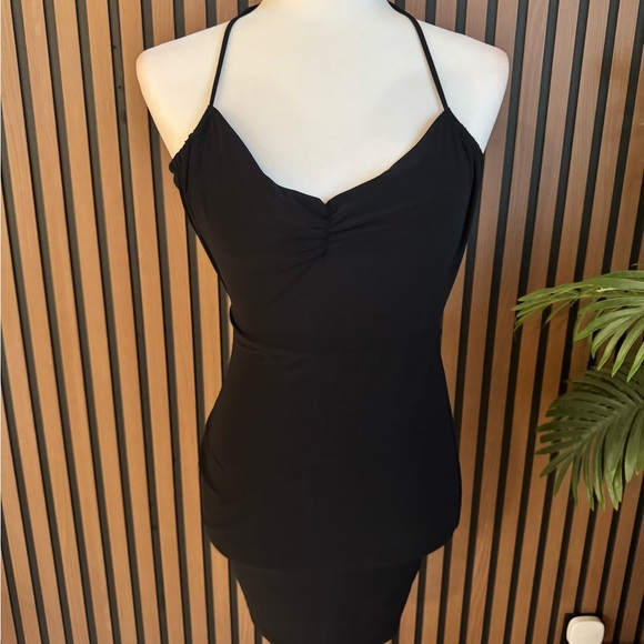 Dresses & Skirts - Elegant Black backless Dress